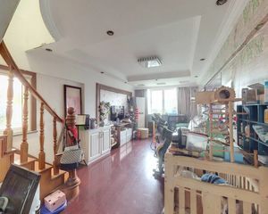 使用面积超大!适合家庭居住!小高层复式!带大露台!带产权车位