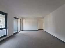 好便宜哦 荣盛华府洋房位置安静 四房双卫 仅售149万