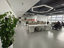 会展中心旁丨虹桥世界中心500平精装丨正对电梯,近虹桥火车站