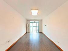 新出06年笋盘 带固定产权车位 满五 南北通透 接受置换动迁