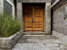 400平米四合院,100平米, 门口可以停三辆车