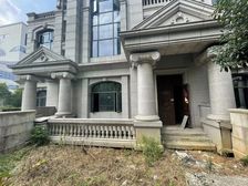 路通沁园联排别墅 实用面积600米 上下5层 视野光线无档