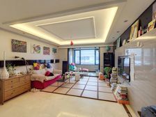 星岛嘉园 南北通透三居室 户型方正 满五年