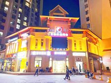 新出富力又一城丨把角餐饮铺丨年租100万 户型方正丨业主急售