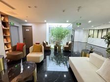 望京甲级写字楼300平精装修带家具交通方便随时看 3元/平天