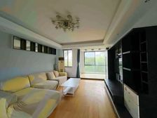 秀泊经典 密度低 南向采光好 双卫生间 商品房 出行方便