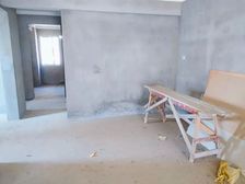 保利香槟国际 正南朝向 正规商品房 有电梯 中间楼层