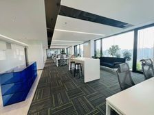 惠新西街北口 万科时代奥林 面积灵活 临近主路 特价招租可看