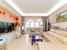 地鉄口商品房 南临花园北靠河 顶复视野好 固定车位 满五税少