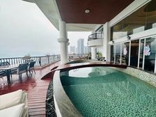 3000万 带泳池 实用600平 前后大花园 看山看海