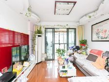 地铁0距离 南北通透三房 小区中心位置 满五年 诚意急售