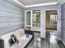 中间费0.5.地铁口9号线30米,房东急卖,看房有钥匙