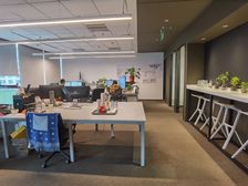 东直门商圈 天恒大厦 精装带家具 正对电梯 视野开阔 交通好