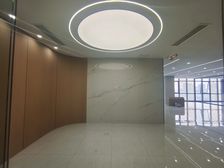 高铁站建正东方中心266平电梯口出租拎包办公带全套家具