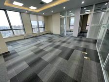 甲级写字间 地铁0距离 精装带隔断 正对电梯口 含发票