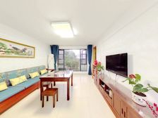 东边湖边,前面无挡,保养好,视野开阔,全天阳光