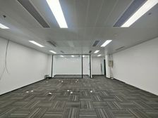 东旭国际中心-临近四环-环境静谧-中心商务区-精装修带家具