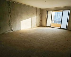绿地悦城F区 满二 双卫生间 商品住宅 临地铁 带电梯
