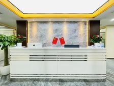 团结湖商圈 中国红街 精装修带家具 双面采光 高区特价出租