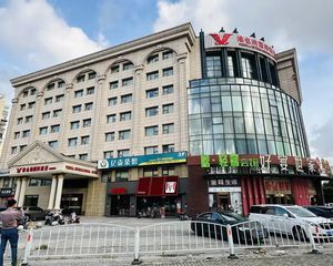 业主个人急售!年租金200万!可餐饮可办公!车位充足!