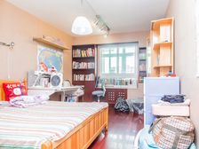 世纪城远大园五区 4室2厅2卫 客厅带阳台