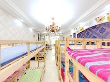 一楼带院,满二 ,双卫大两室,装修保养好