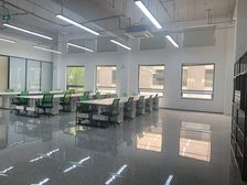 精选新管庄产业园 5.5米超高层高 办公舒适 精装带全套家具