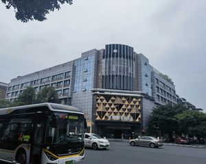 急售市中心独栋酒店,地铁口方便停车,接手可经营。产权干净