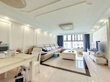 复式带产权车位精装修拎包入住看中价格可以谈随时看房子。