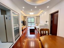 地铁口花园洋房,总高6层,保养好,很少住,满五税费少