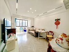楼层好,房龄新,户型很好,装修好,地铁房,诚心出售