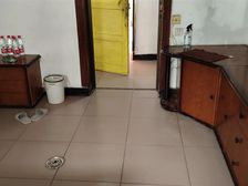 渝中张家花园南西向一居 满二简装中层住宅