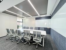 雁塔明德门,甲写办公,8号线地铁口,家具全配,车位充足写字楼