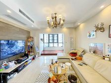 水街旁,高端住宅,品质大套三,完全拎包入住,车位一个!