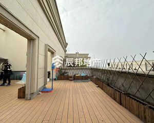 新上!顶跃带花园!正朝南!视野开阔!中庭位置!实得面积大!