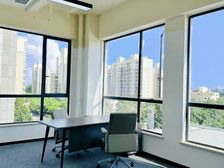 精装修配办公家具 价格1.85 格 随时看房 拎包入住