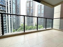 新上,客厅带大阳台,正对对中庭,恒温恒湿,随时看,位置安静