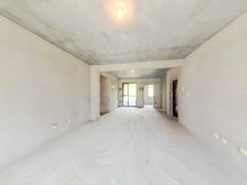 纯清水没住过人的电梯洋房,五层顶三楼。