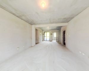 纯清水没住过人的电梯洋房,五层顶三楼。