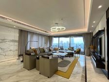 新天鹅堡L型转角阳台边户三面采光,少有大5房,急售