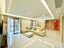 70颗买吾悦广场旁边四房带书房全新装修业主急售