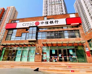 上新!地铁口100米丶年租金70万带6年租期丶商铺出售带车位
