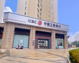 路口大把角丶年金60万丶门前带15个车位丶单层层高6米