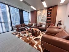 保利鱼珠港 电梯口大门面 豪华装修 356平 办公室租赁