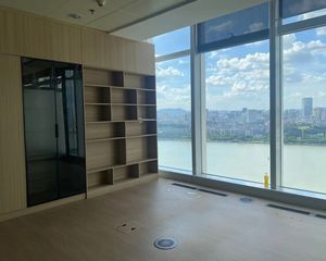 全江景 南北对流 间隔方正 景观很好 2间可打通使用 繁华圈