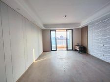 明园龙玺 南北通透大4房 开发商精装修,