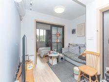 电梯协议已签,满五且V一,花园位置,三轨交通,精装修拎包住