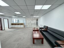 梁溪清名桥站 世金中心 435平精装修金融格局 多隔断采光好