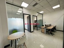 东四环丨四惠东地铁口丨国企丨精装60㎡丨全套家具丨有2个隔间