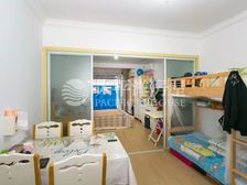 小区中心位置,房东诚意出售,一口价240,看房随时